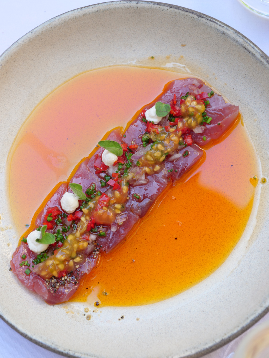 Sashimi de atún rojo en el restaurante Mona de Jerusalén